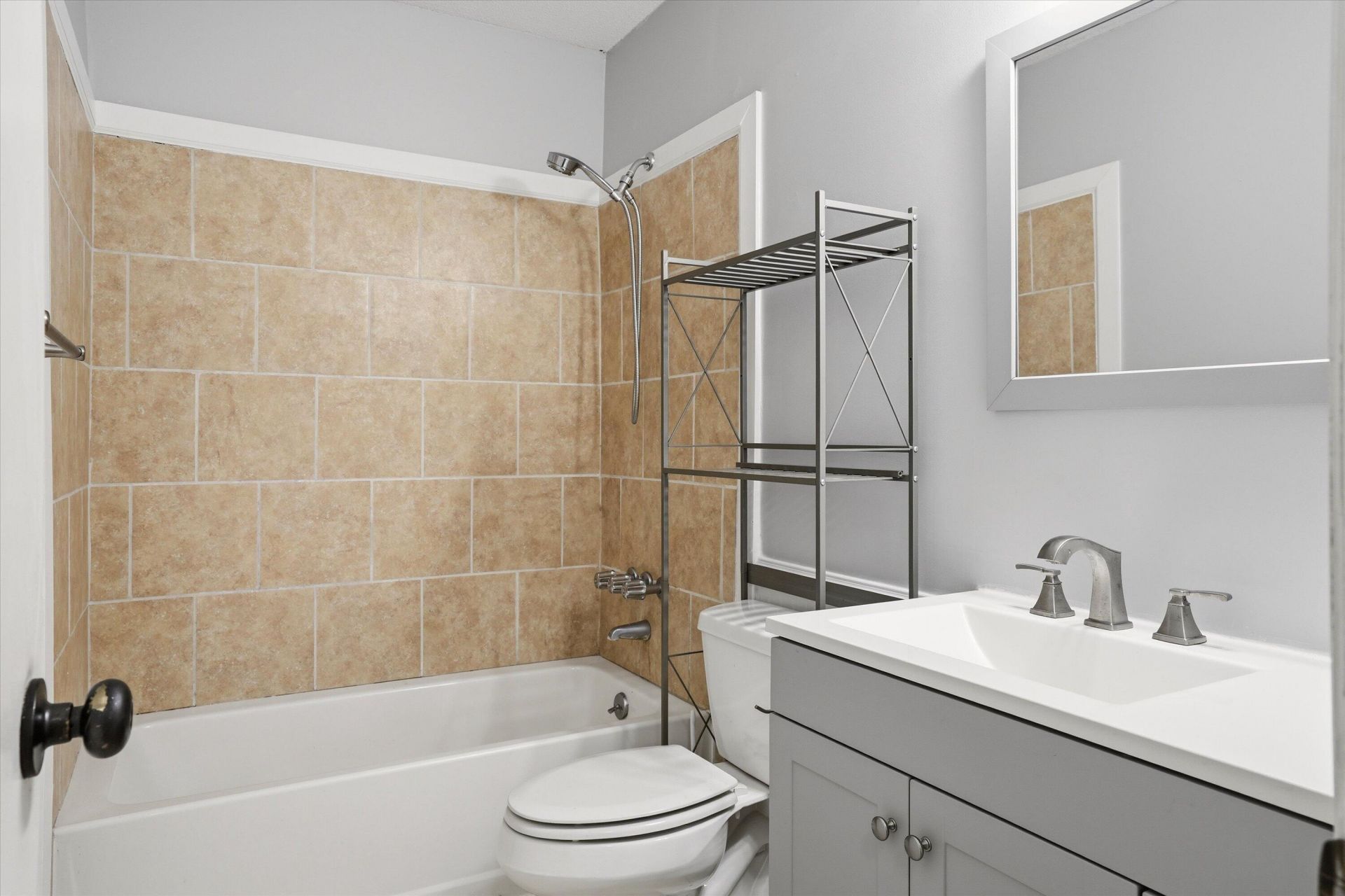 103 Tram Court Photo 18