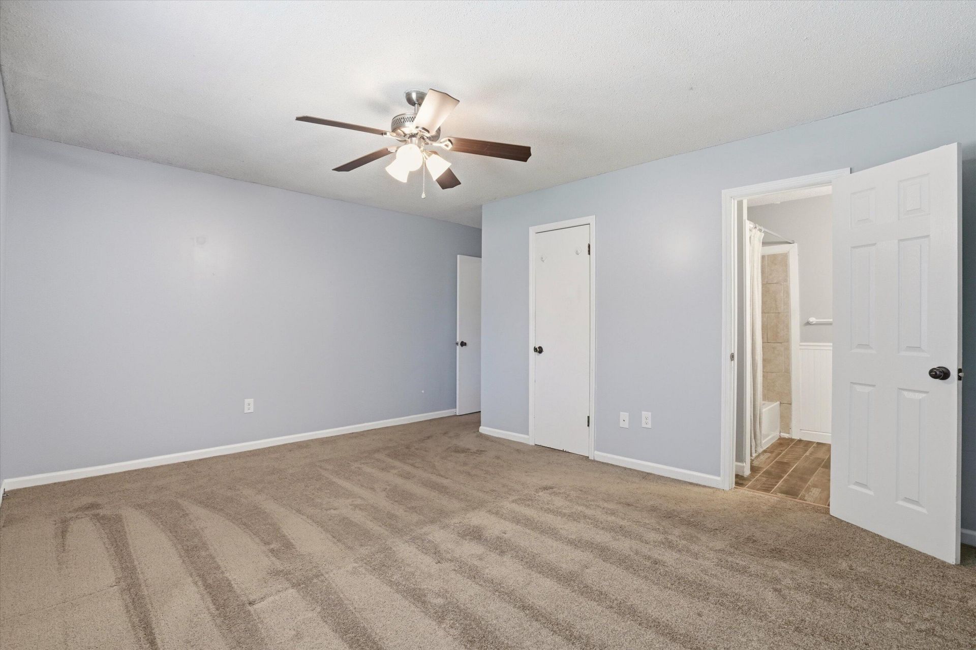 103 Tram Court Photo 22