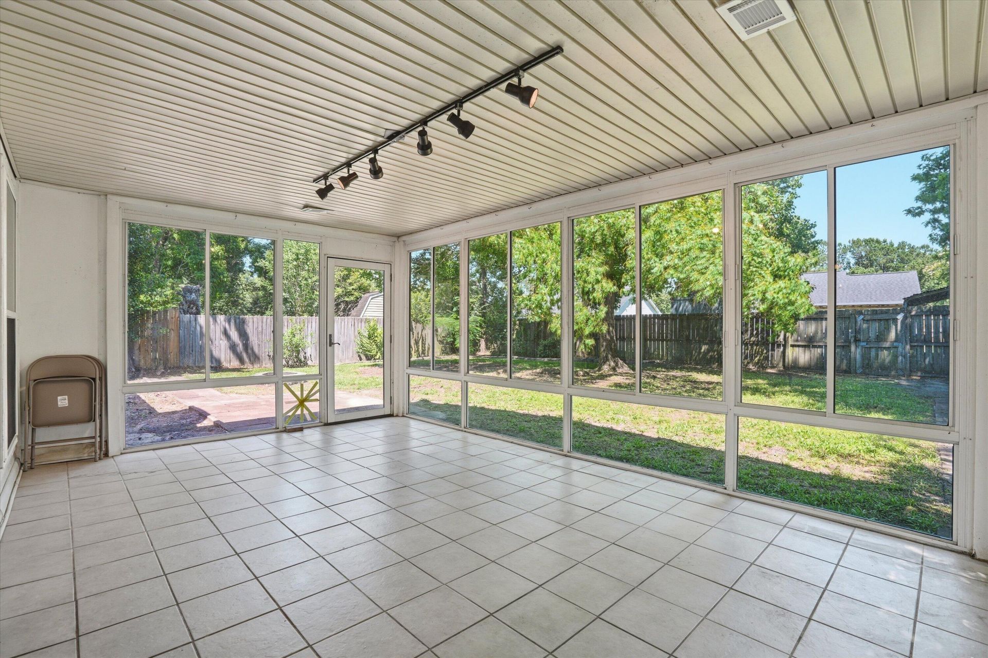 103 Tram Court Photo 26