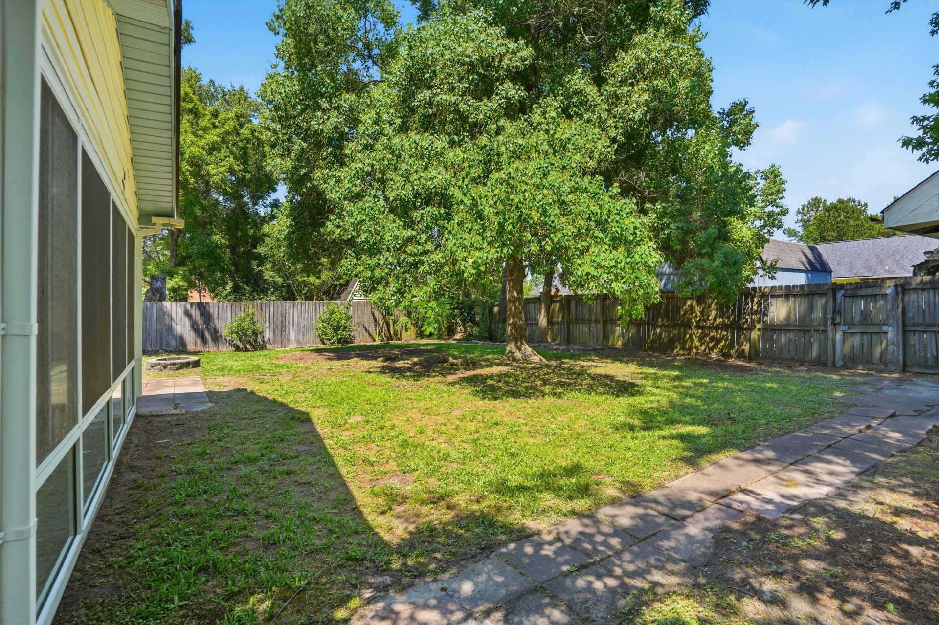 103 Tram Court Photo 29