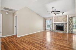 103 Tram Court photo 4