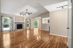 103 Tram Court photo 4