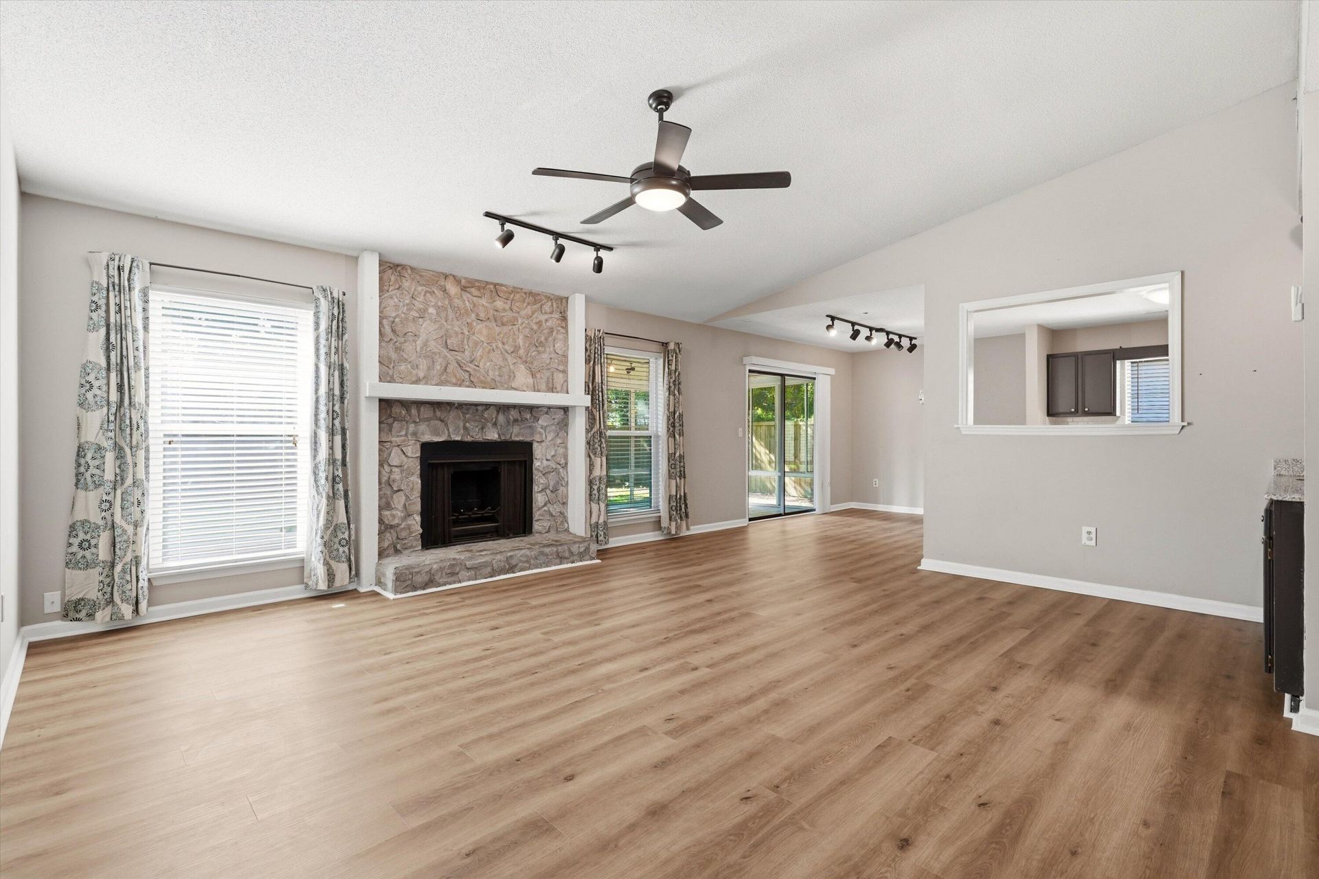103 Tram Court Photo 5