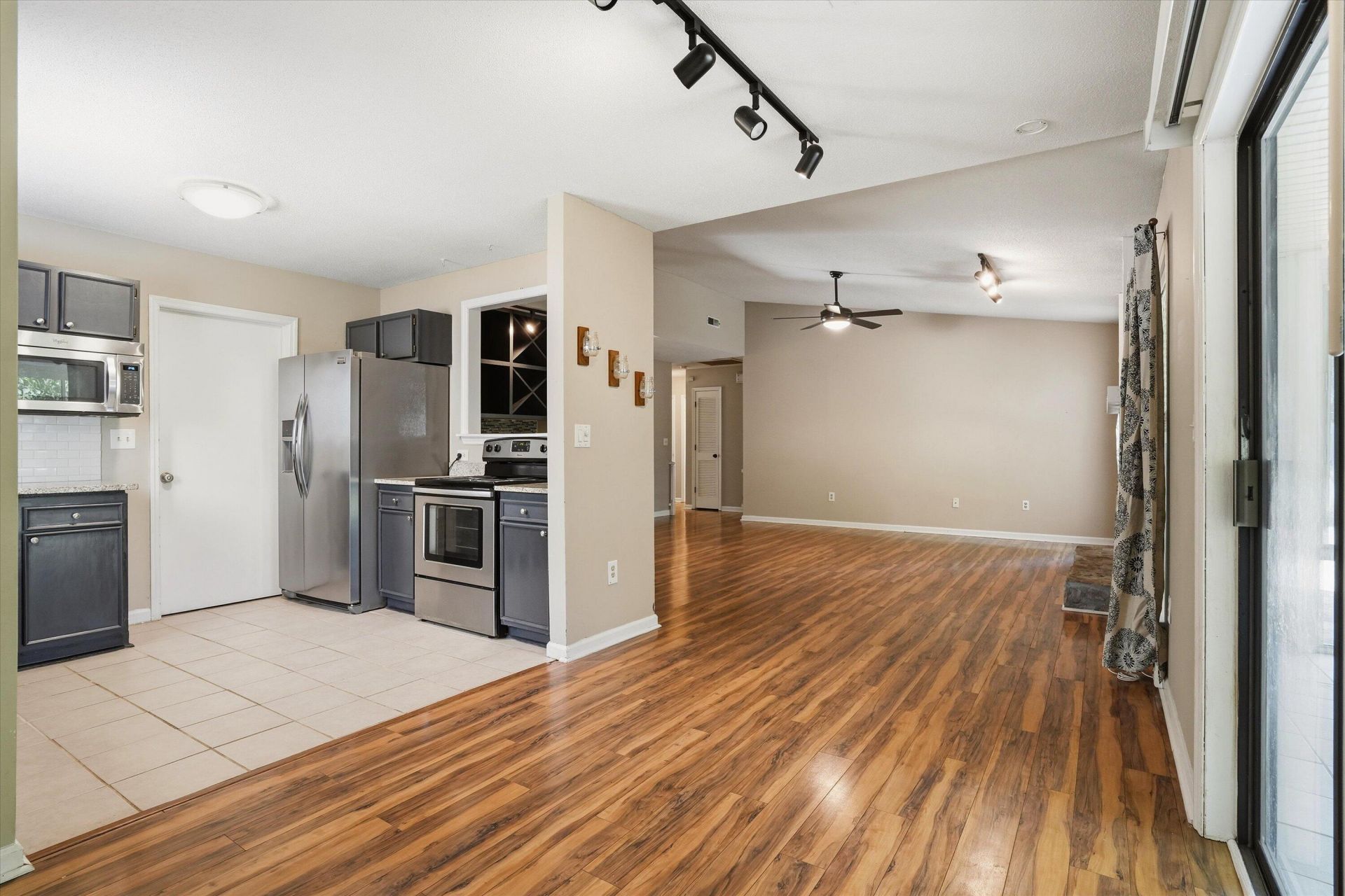 103 Tram Court Photo 8