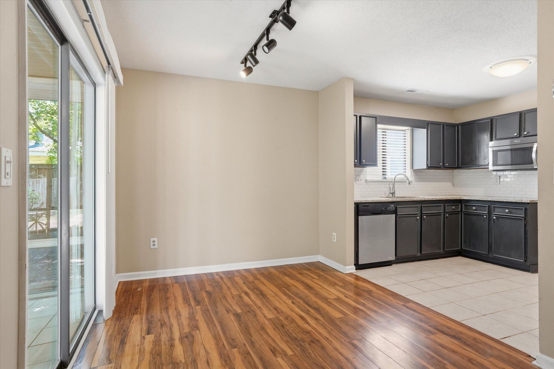 103 Tram Court Photo 9