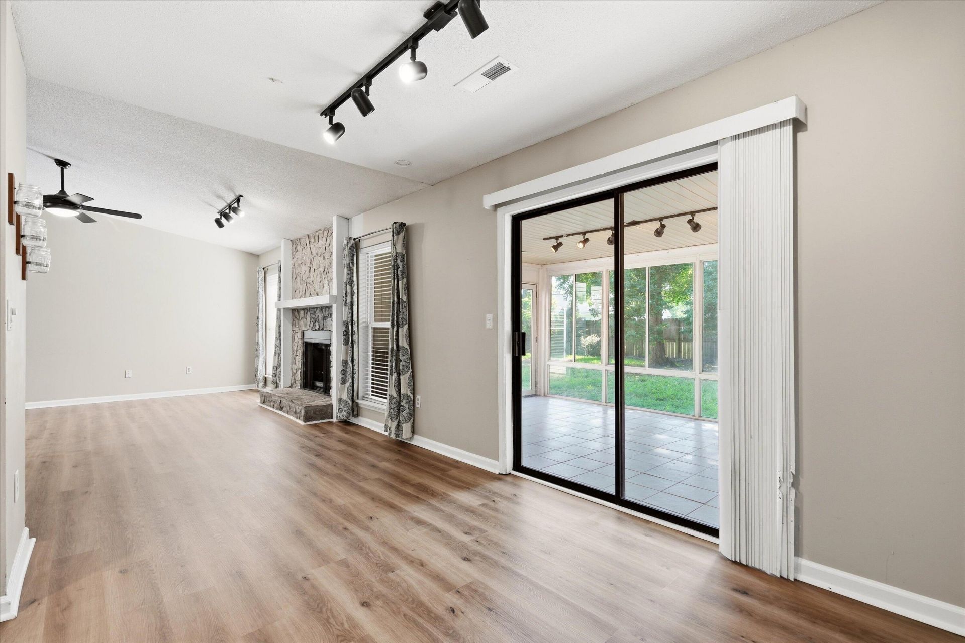 103 Tram Court Photo 9