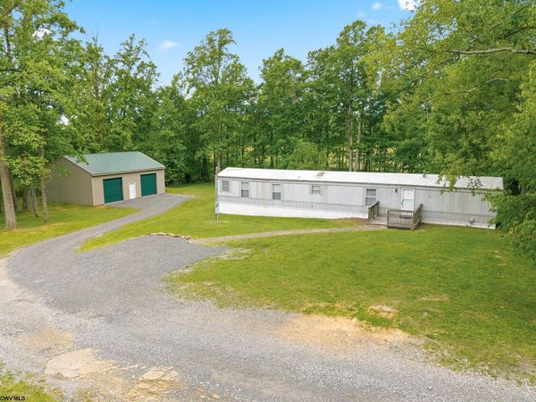 88 Bartges Road, Morgantown, WV 26508