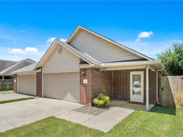 1669 Evening Shade Drive, Fayetteville, AR 72703