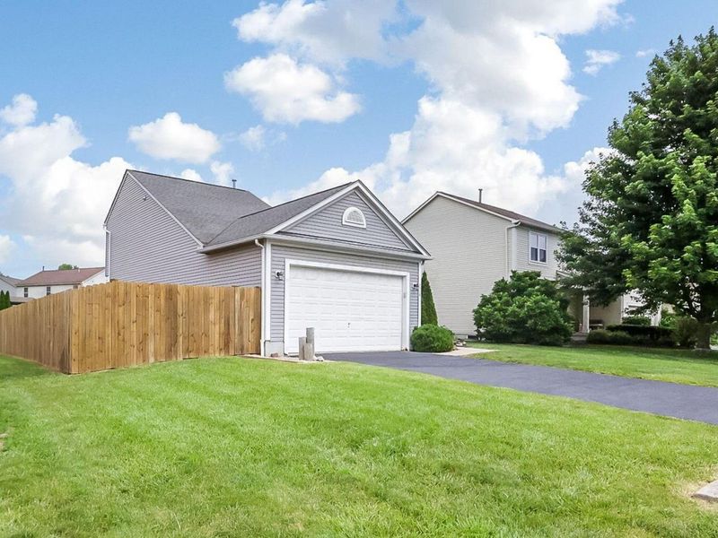 4478 Knoll Crest Drive, Grove City, OH 43123 Photo 2