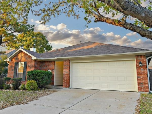 8402 Hillrock DR , Round Rock, TX 78681