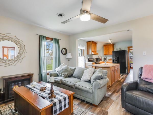 211 E Main St, Mishicot, WI 54228