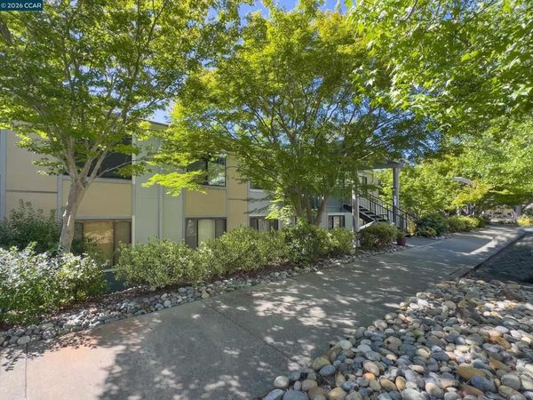 3349 Golden Rain Rd, Unit 15, Walnut Creek, CA 94595