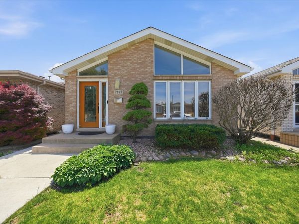 7027 W 64th Place, Chicago, IL 60638