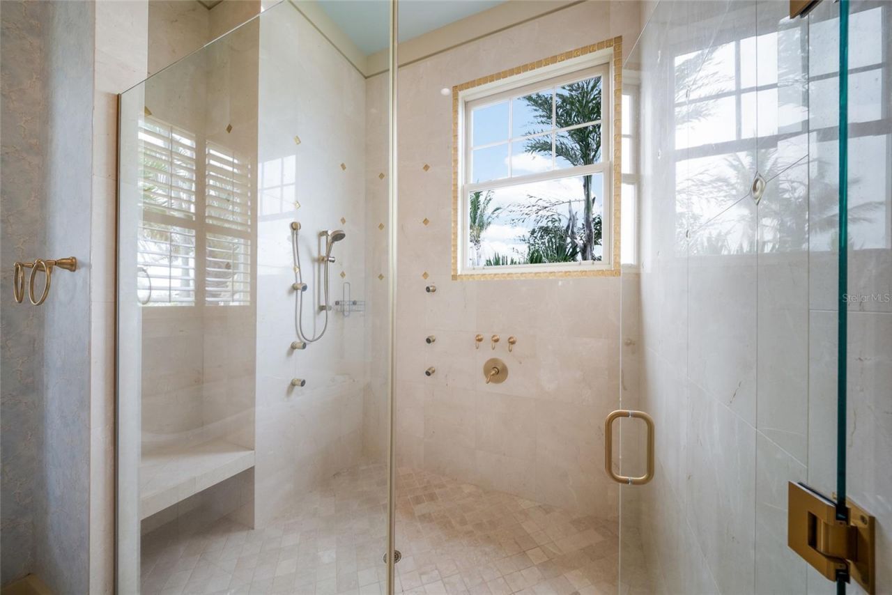 522 Bayview Drive, Bradenton Beach, FL 34217 Photo