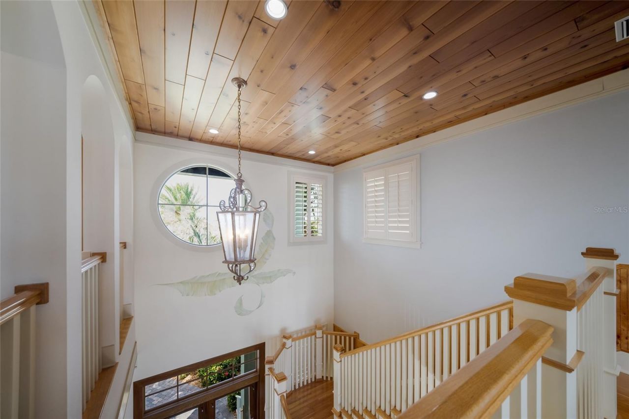 522 Bayview Drive, Bradenton Beach, FL 34217 Photo