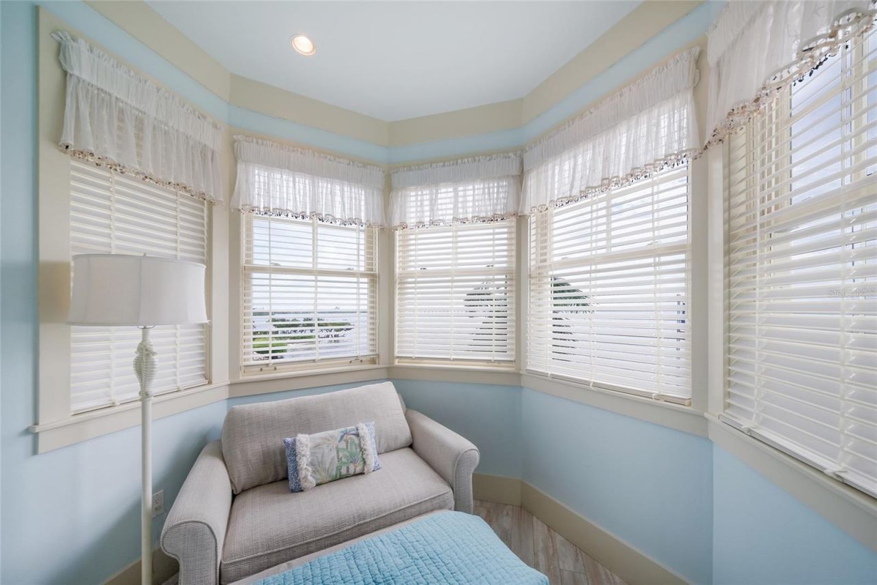 522 Bayview Drive, Bradenton Beach, FL 34217 Photo
