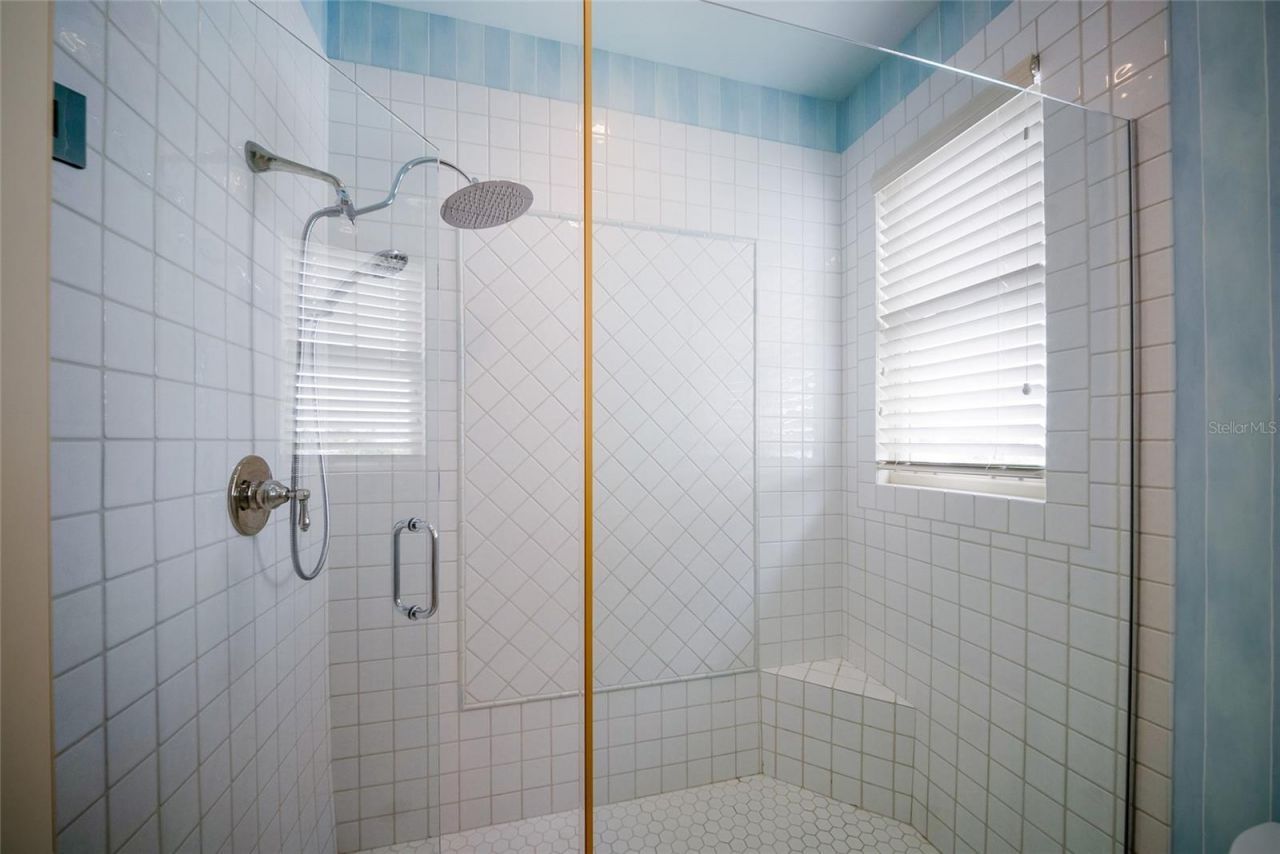 522 Bayview Drive, Bradenton Beach, FL 34217 Photo