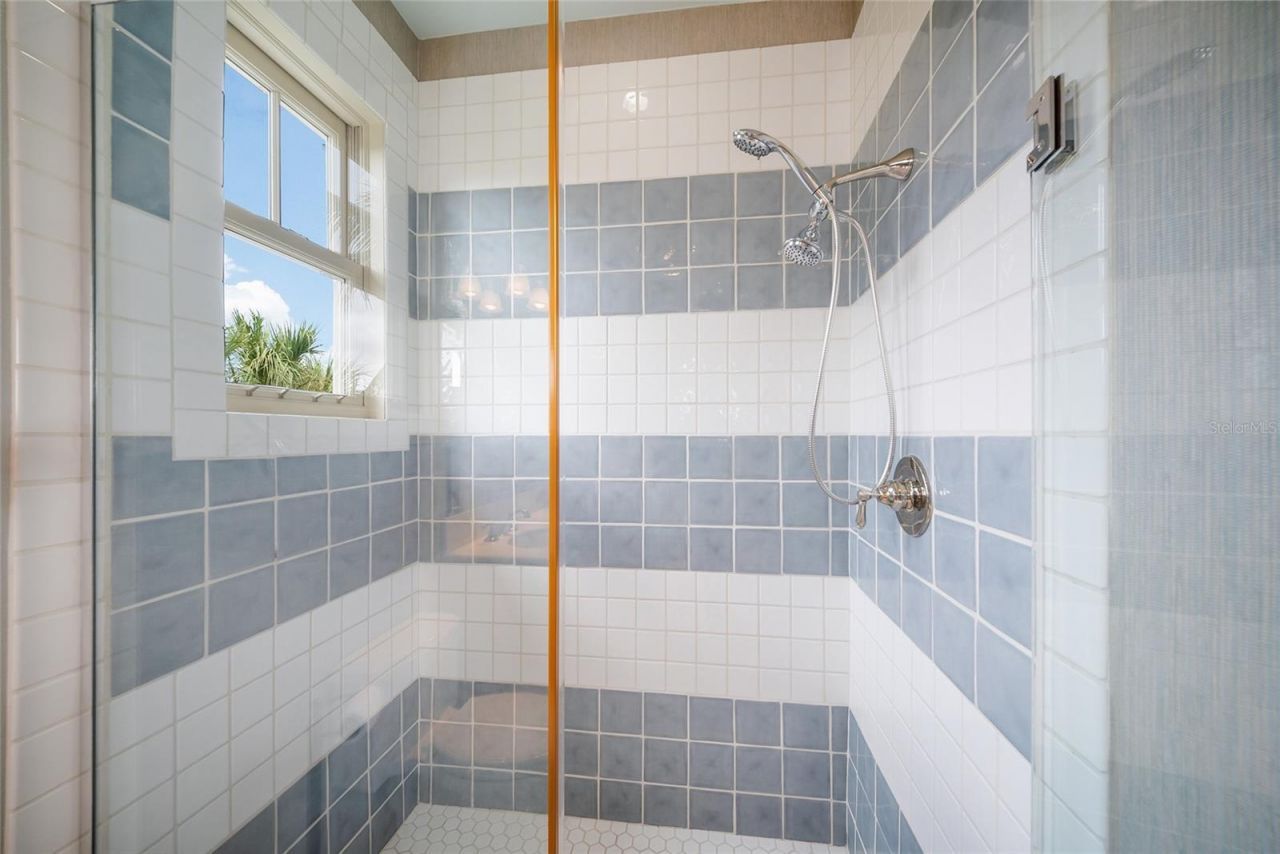 522 Bayview Drive, Bradenton Beach, FL 34217 Photo