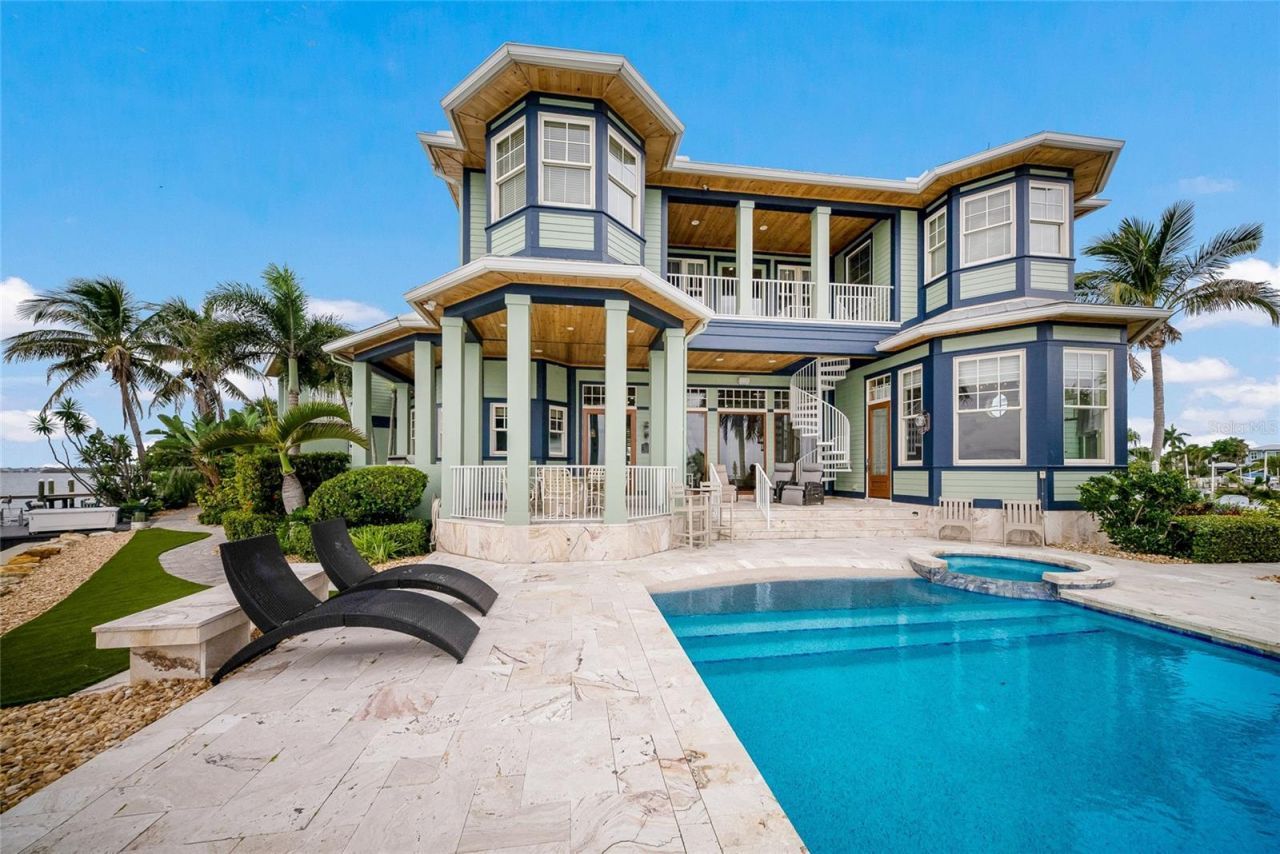 522 Bayview Drive, Bradenton Beach, FL 34217 Photo
