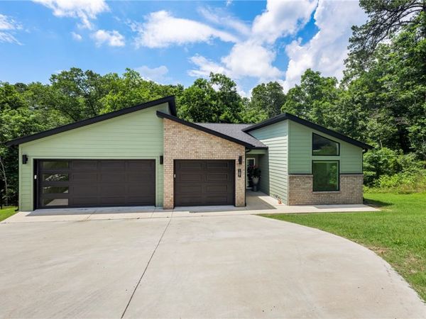 107 Overton Drive, Bella Vista, AR 72714