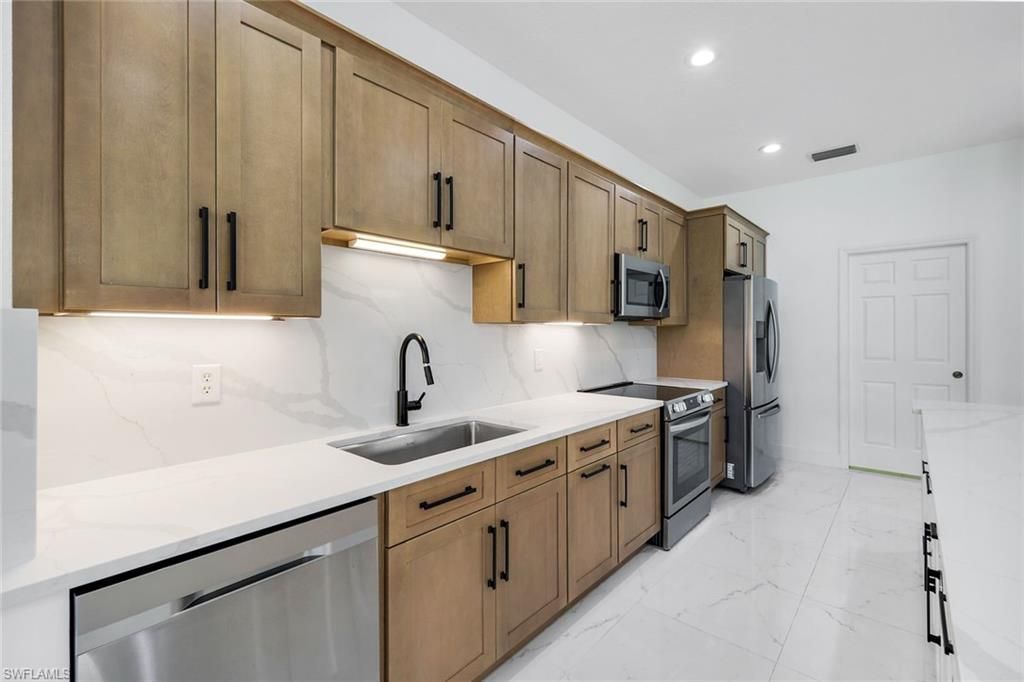 20370 Larino Loop, Estero, FL 33928 Photo