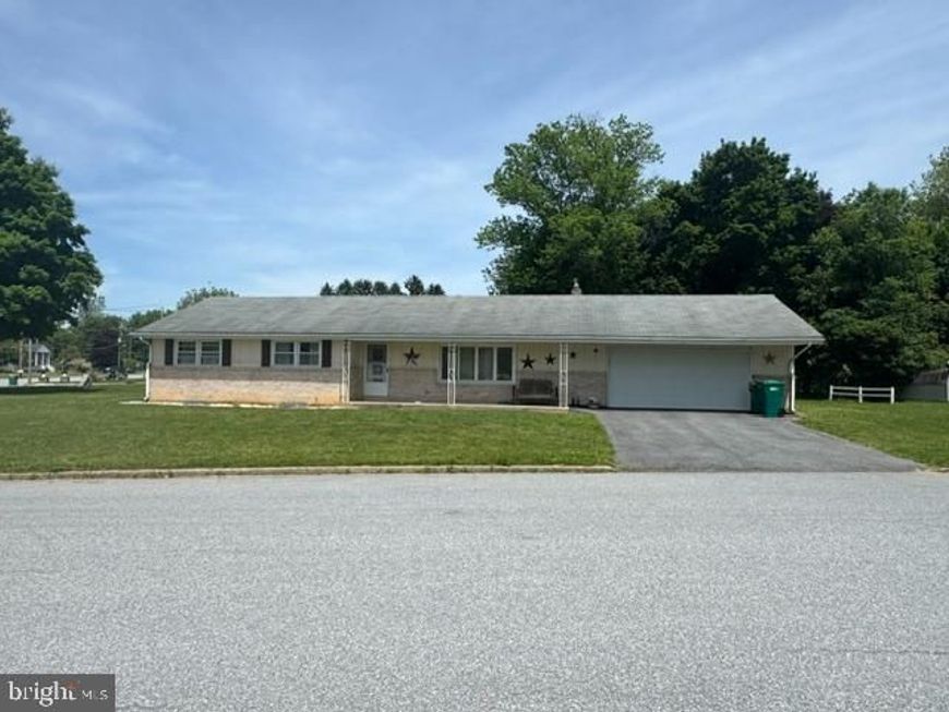 200 Oak Dr , Mount Holly Springs, PA 17065 Main Photo