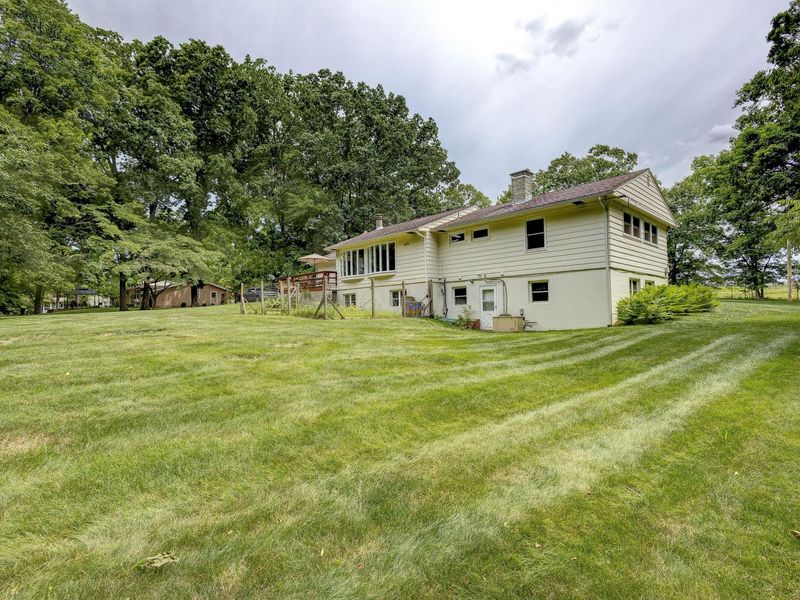 1395 New Gambier Road, Mount Vernon, OH 43050 Photo 3