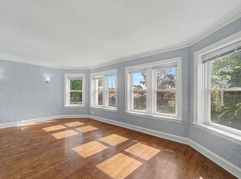 Main Photo