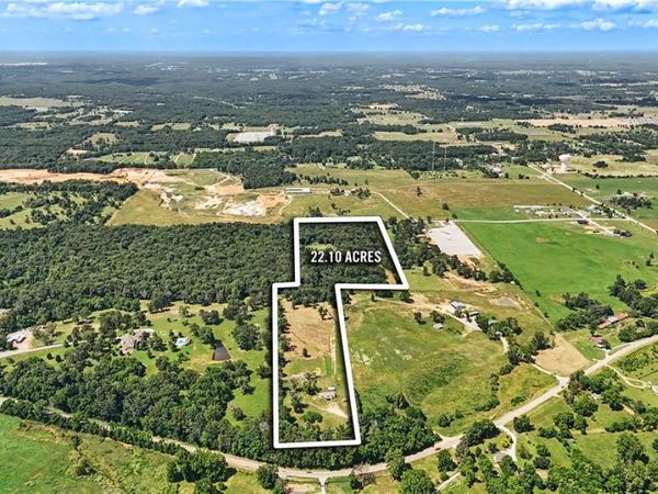14500 Highway 102 , Gravette, AR 72736