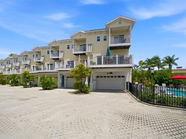 BRADENTON BEACH, FL 34217