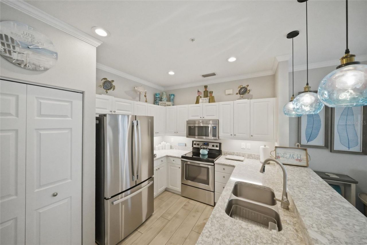 1473 Gulf Drive N, Bradenton Beach, FL 34217 Photo