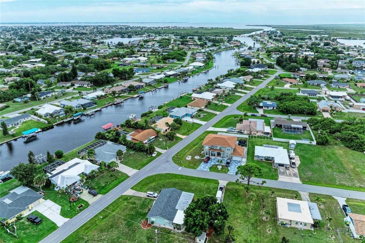 449 W Tarpon Boulevard Nw, Port Charlotte, FL 33952 Photo