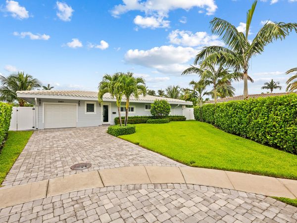 2421 NE 50th Street, Lighthouse Point, FL 33064