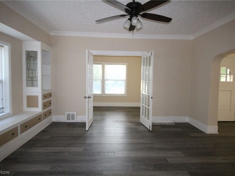 5757 Pearl Road, Parma, OH 44129 Photo 5