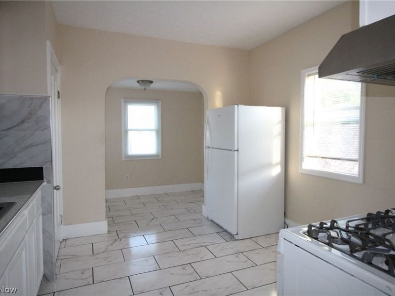 5757 Pearl Road, Parma, OH 44129 Photo 9