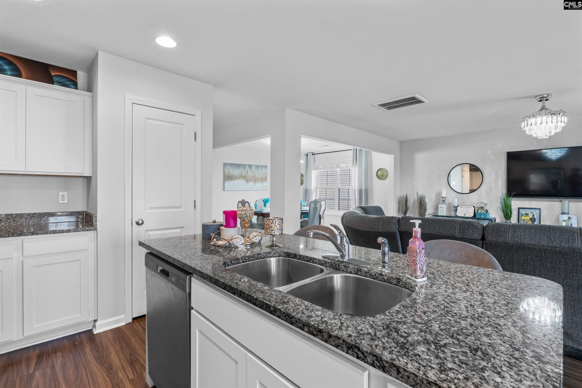 398 Keeble Drive  Photo 13