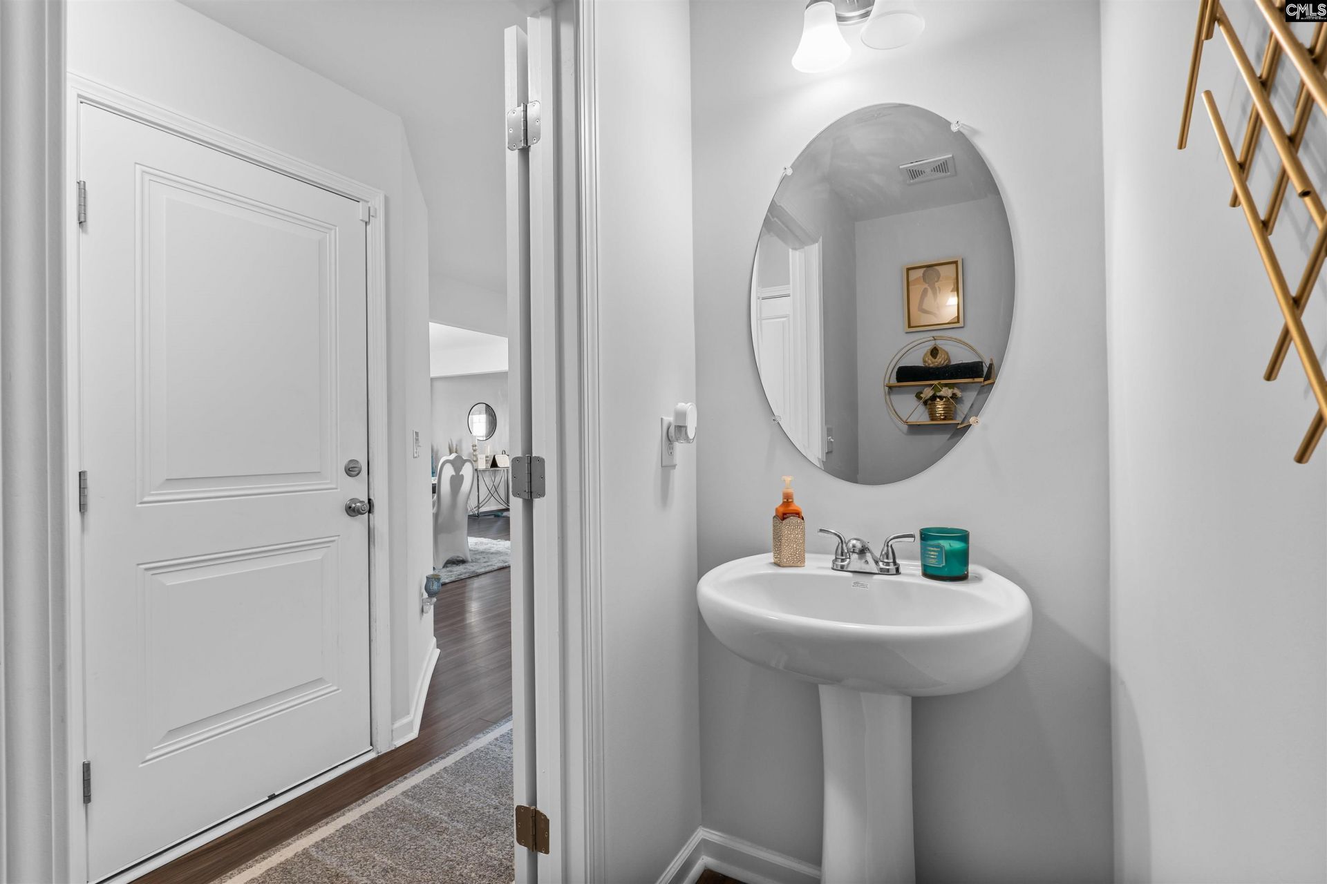 398 Keeble Drive  Photo 5