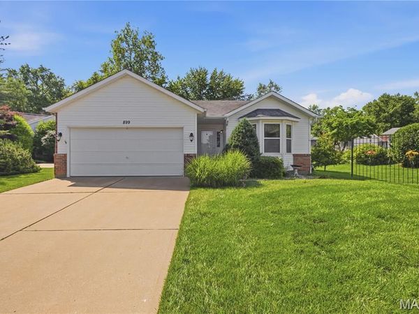 899 Du Pre Court, St Peters, MO 63376