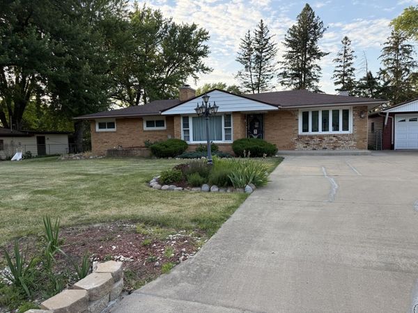106 Superior Avenue , Machesney Park, IL 61115