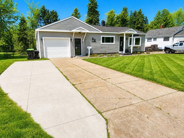 416 Emmett ST, Sault Ste Marie, MI 49783