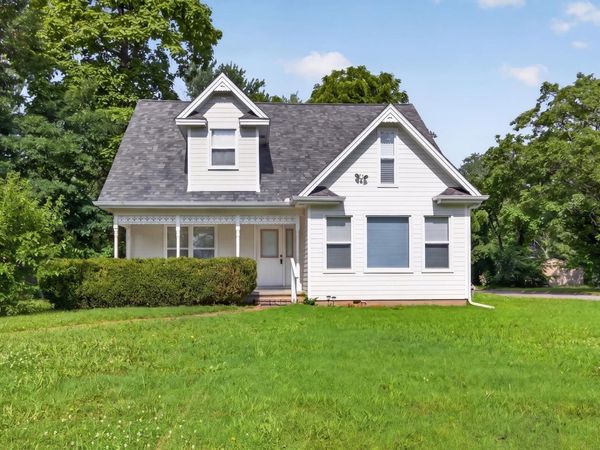 1045 N Colorado Street, Nevada, MO 64772