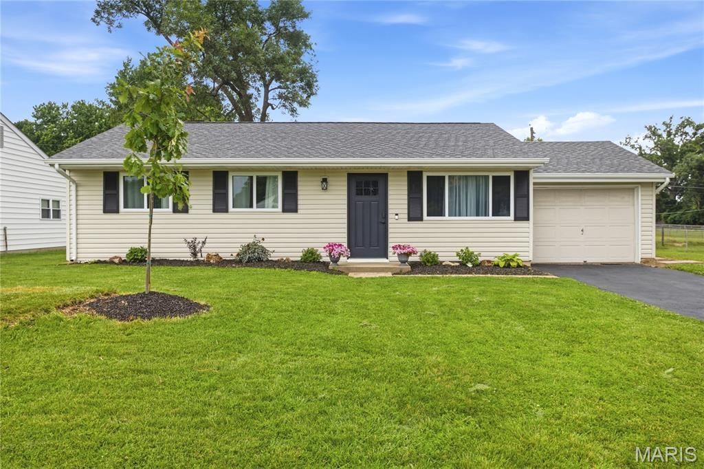 1304 Valiant Drive , Fenton, MO 63026 Main Photo