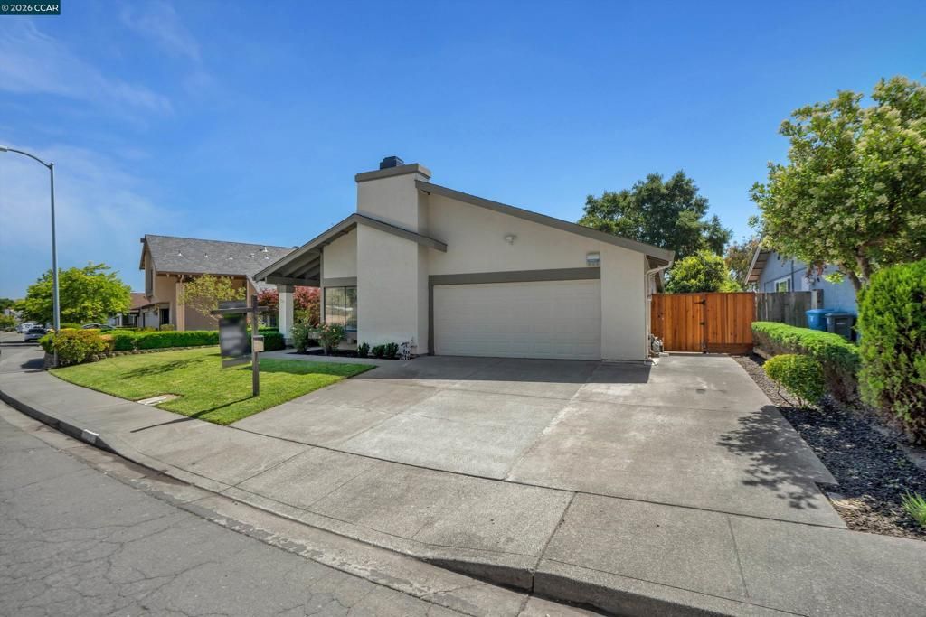 110 Dogwood Ln, Vallejo, CA 94591 Main Photo