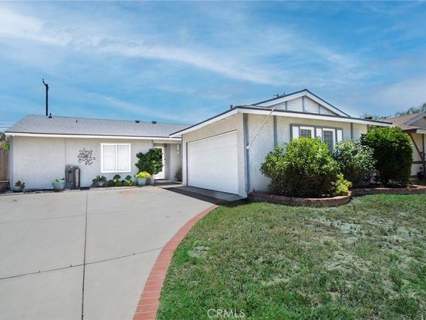 22522 Festividad Drive, Saugus, CA 91350