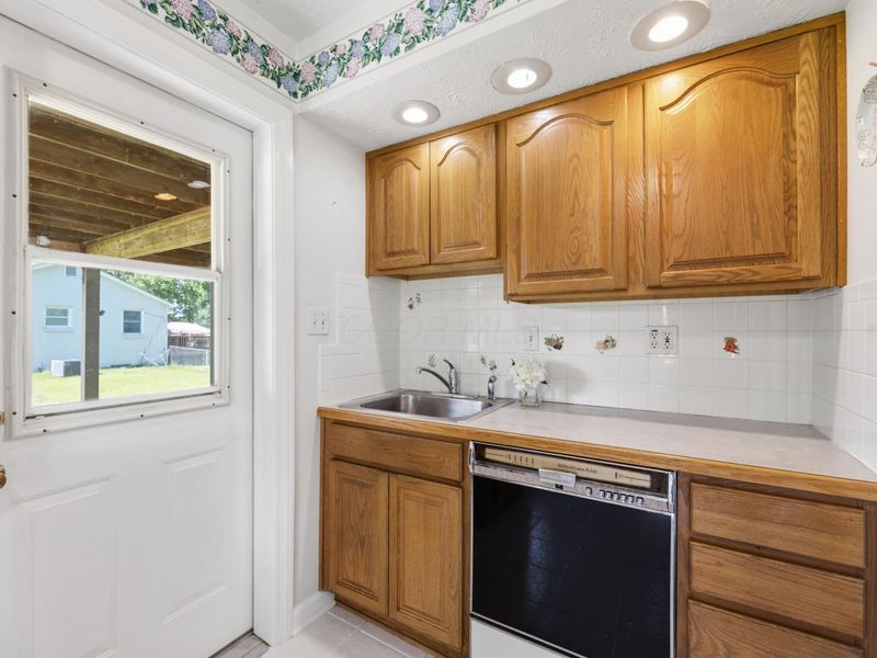 4495 N 4th Street, Columbus, OH 43224 Photo 9