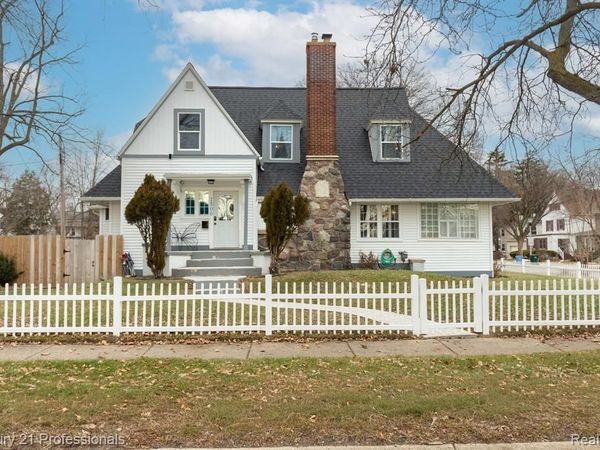1500 W Saint Joseph Street, Lansing, MI 48915