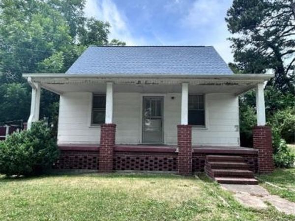 213 Pennington Street , South Hill, VA 23970