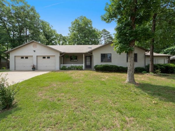 12 Hillcrest Drive , Holiday Island, AR 72631