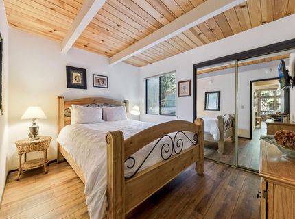 11933 Chamonix Road, Truckee, CA 96161 Photo
