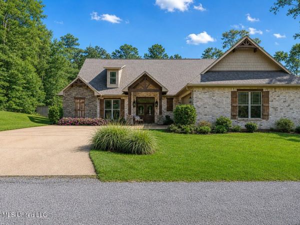 112 Laurelwood Trail, Mendenhall, MS 39114
